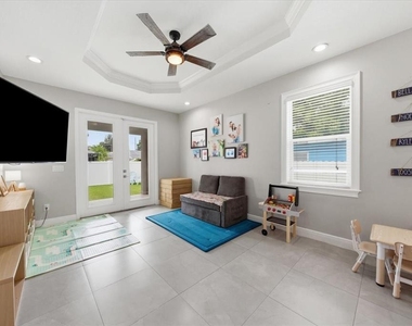 1808 W Cluster Avenue - Photo Thumbnail 17