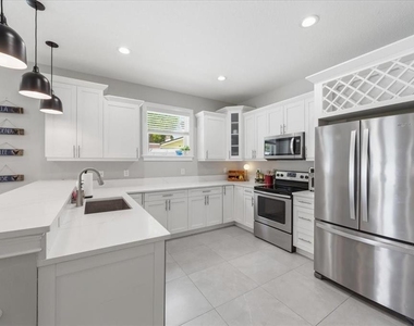 1808 W Cluster Avenue - Photo Thumbnail 14
