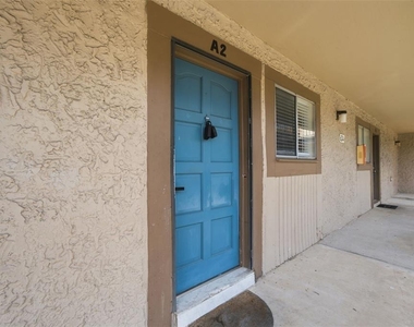 6314 Newtown Circle - Photo Thumbnail 2