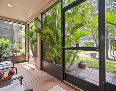 6314 Newtown Circle - Photo Thumbnail 7