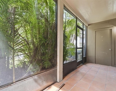 6314 Newtown Circle - Photo Thumbnail 8