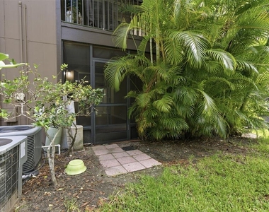 6314 Newtown Circle - Photo Thumbnail 9