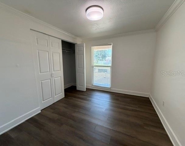 7904 Woodvine Circle - Photo Thumbnail 11