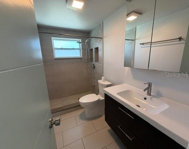 7904 Woodvine Circle - Photo Thumbnail 16