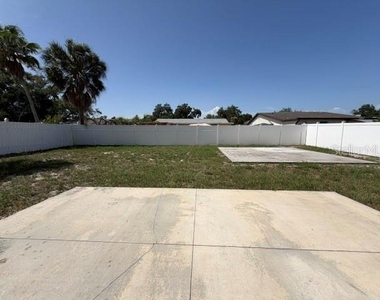 7904 Woodvine Circle - Photo Thumbnail 20