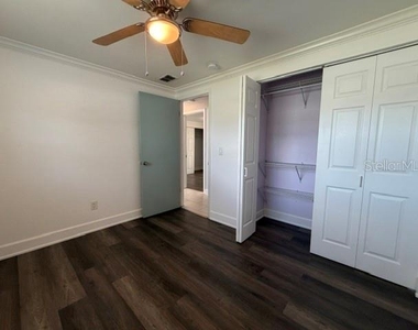 7904 Woodvine Circle - Photo Thumbnail 15
