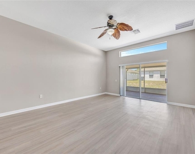 30435 Annadale Drive - Photo Thumbnail 7