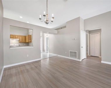 30435 Annadale Drive - Photo Thumbnail 12