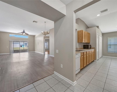 30435 Annadale Drive - Photo Thumbnail 8