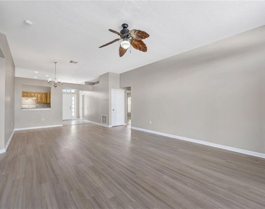 30435 Annadale Drive - Photo Thumbnail 4