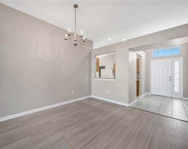30435 Annadale Drive - Photo Thumbnail 13