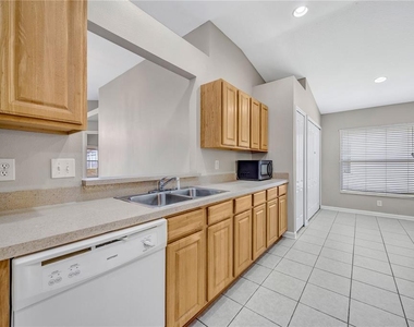 30435 Annadale Drive - Photo Thumbnail 15