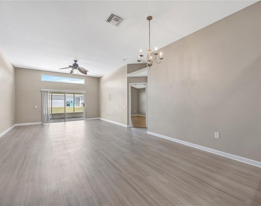 30435 Annadale Drive - Photo Thumbnail 10
