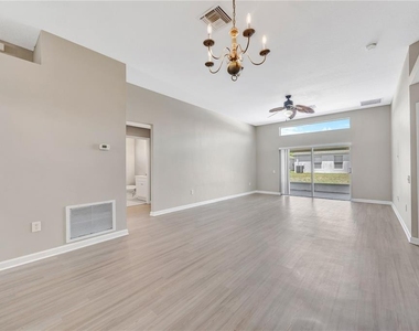 30435 Annadale Drive - Photo Thumbnail 11