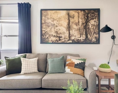 8311 N Newport Avenue - Photo Thumbnail 3