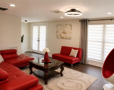 12416 Cobble Stone Drive - Photo Thumbnail 5