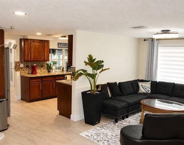 12416 Cobble Stone Drive - Photo Thumbnail 16