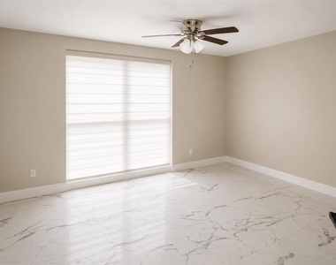 12416 Cobble Stone Drive - Photo Thumbnail 17