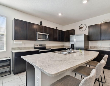 2880 Evergreen Elm Pass - Photo Thumbnail 8