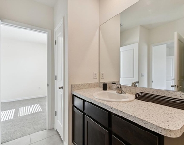 2880 Evergreen Elm Pass - Photo Thumbnail 23