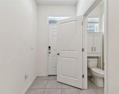 2880 Evergreen Elm Pass - Photo Thumbnail 15