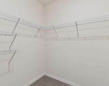 2880 Evergreen Elm Pass - Photo Thumbnail 32