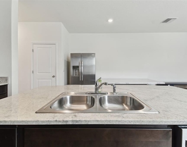 2880 Evergreen Elm Pass - Photo Thumbnail 9