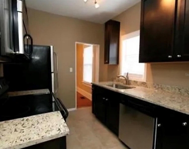 410 Broadway Avenue - Photo Thumbnail 2