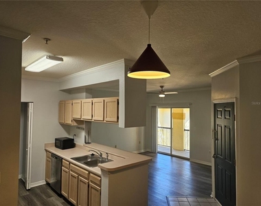 5620 Pinnacle Heights Circle - Photo Thumbnail 4
