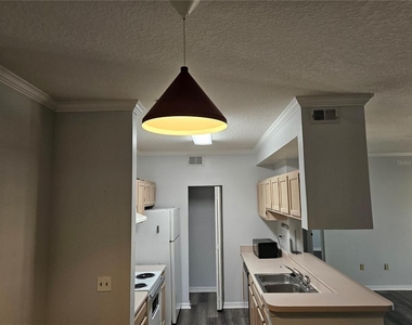 5620 Pinnacle Heights Circle - Photo Thumbnail 5