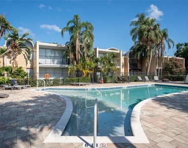 500 S Himes Avenue - Photo Thumbnail 1