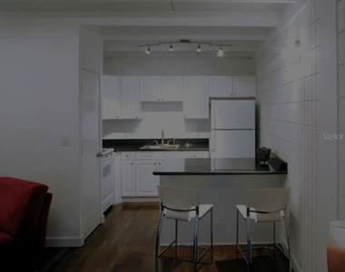 500 S Himes Avenue - Photo Thumbnail 2