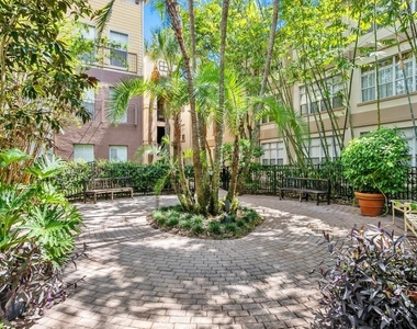 2440 W Horatio Street - Photo Thumbnail 28