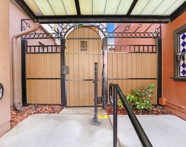 2440 W Horatio Street - Photo Thumbnail 3