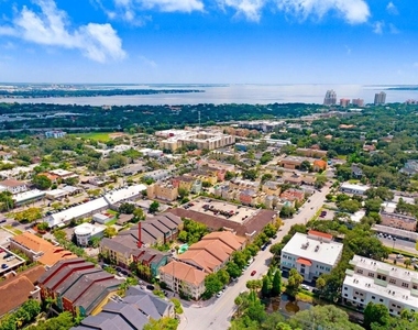2440 W Horatio Street - Photo Thumbnail 39