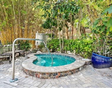 2440 W Horatio Street - Photo Thumbnail 26