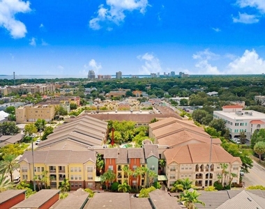 2440 W Horatio Street - Photo Thumbnail 32