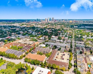 2440 W Horatio Street - Photo Thumbnail 37