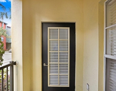 2440 W Horatio Street - Photo Thumbnail 24