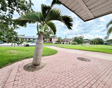1827 Oklahoma Avenue Ne - Photo Thumbnail 2