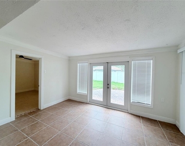 1827 Oklahoma Avenue Ne - Photo Thumbnail 9