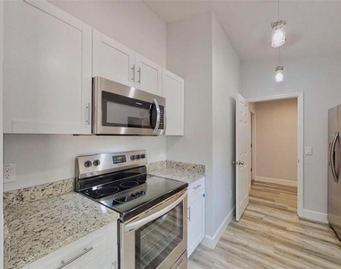 13163 Sw 106th Place - Photo Thumbnail 3