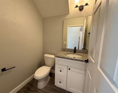 2531 Pine Place - Photo Thumbnail 11