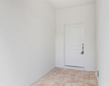 10026 Cocoa Beach Street - Photo Thumbnail 4