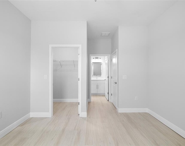 10026 Cocoa Beach Street - Photo Thumbnail 12