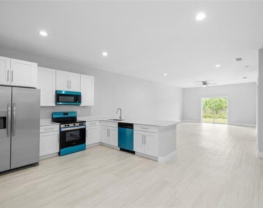 10026 Cocoa Beach Street - Photo Thumbnail 5