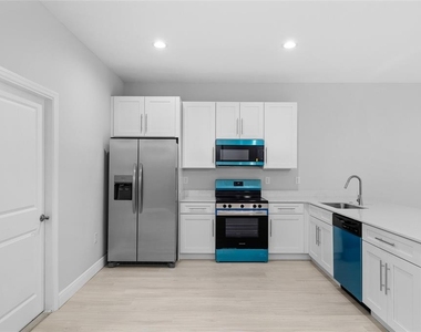 10026 Cocoa Beach Street - Photo Thumbnail 6