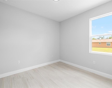10026 Cocoa Beach Street - Photo Thumbnail 15