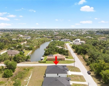 10026 Cocoa Beach Street - Photo Thumbnail 21