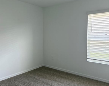 1723 Grandiose Drive - Photo Thumbnail 10